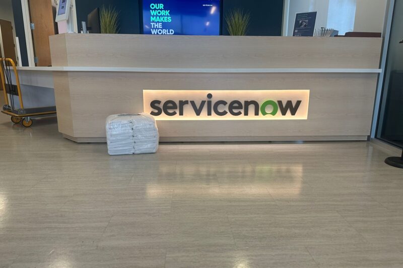 Why Businesses in Holden Heights, FL Rely on Professional Tablecloth Laundry Services